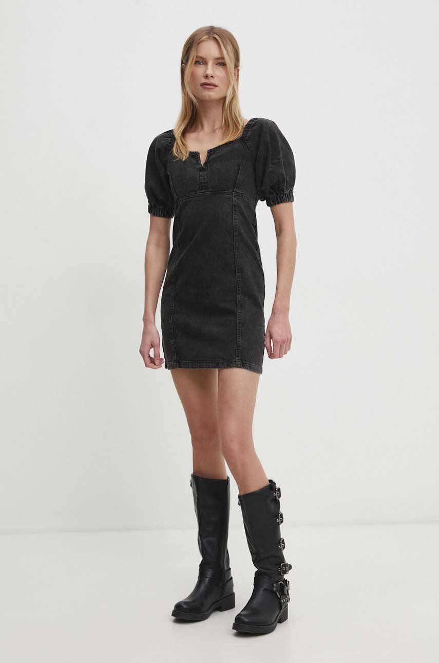 Levně Džínové šaty Answear Lab černá barva, mini