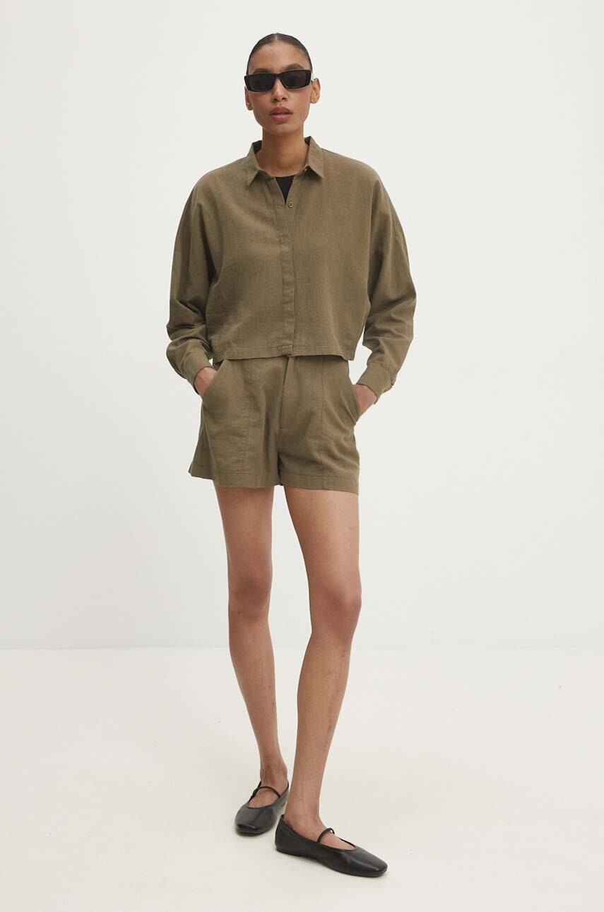Answear Lab pantaloni scurți cu in culoarea verde, neted, high waist