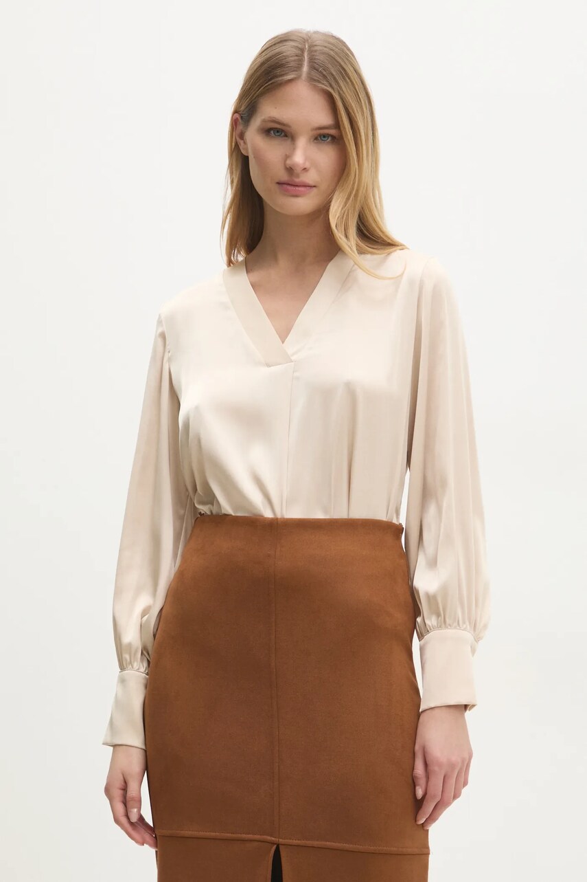 

Блуза Answear.LAB в бежово с изчистен дизайн, Бежов