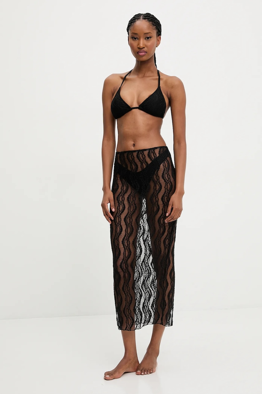 Answear Lab costum de baie din două piese și fustă culoarea negru, cupa usor rigidizata Answear Lab costum de baie din două piese și fustă culoarea negru, cupa usor rigidizata