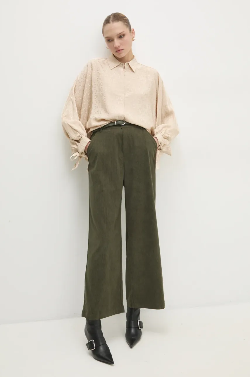 Рубашка Answear.LAB женская цвет бежевый relaxed классический воротник Рубашка Answear.LAB женская цвет бежевый relaxed классический воротник
