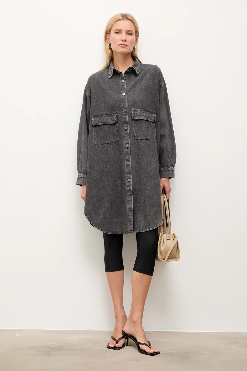 Джинсовая рубашка Answear.LAB цвет чёрный relaxed классический воротник