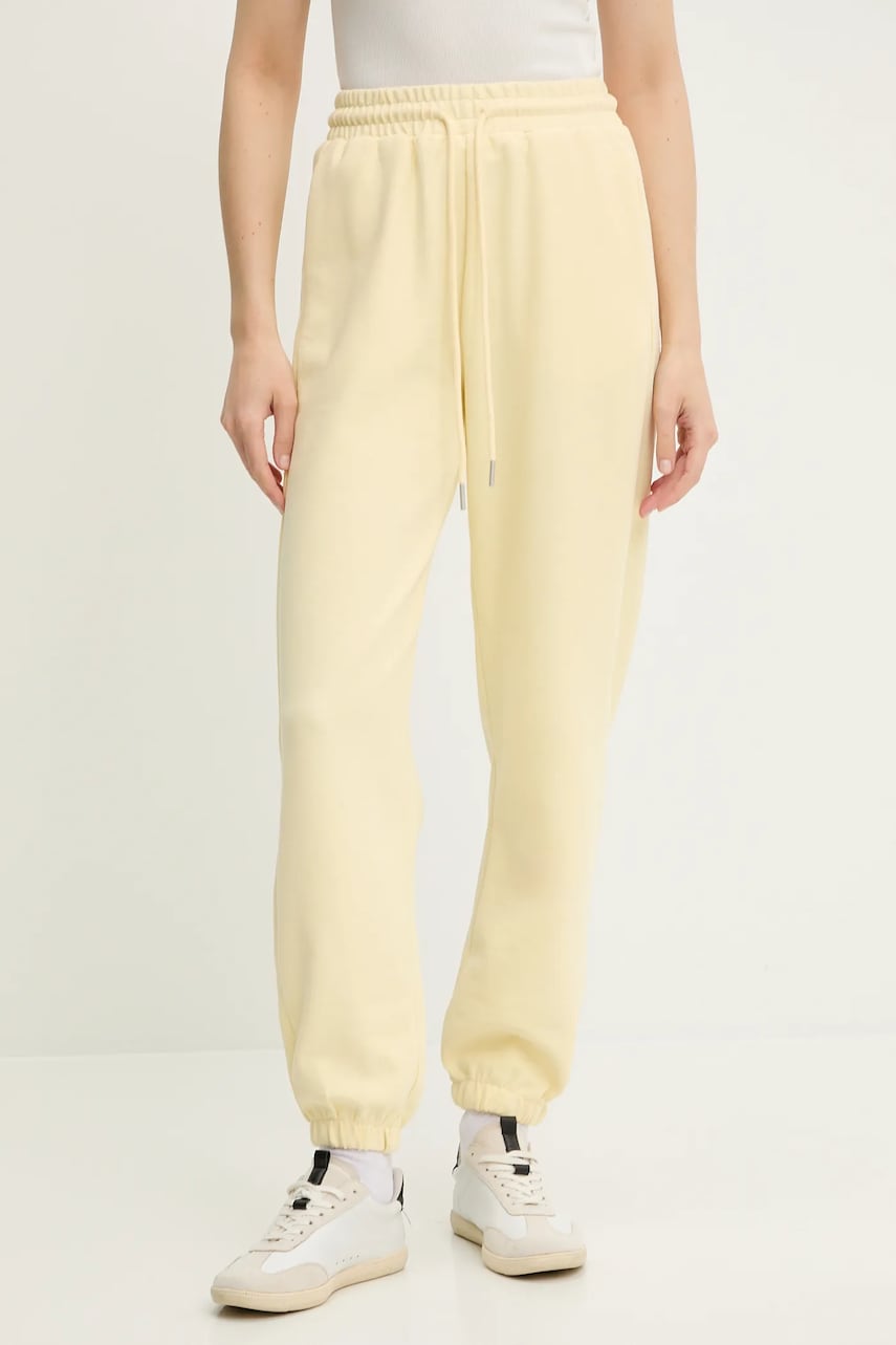 Answear Lab pantaloni de trening culoarea galben, neted