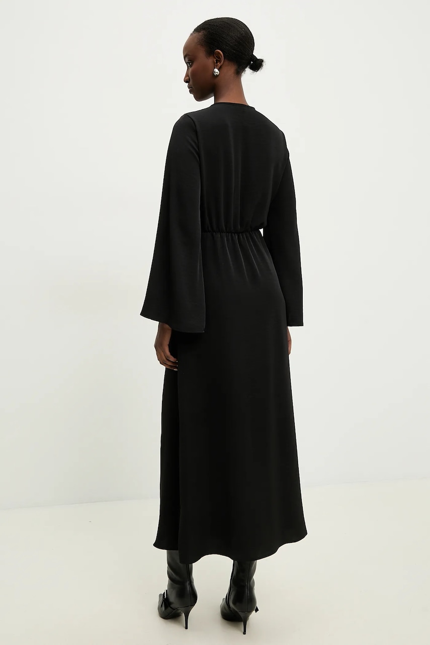 Платье Answear Lab цвет чёрный maxi расклешённая Платье Answear Lab цвет чёрный maxi расклешённая