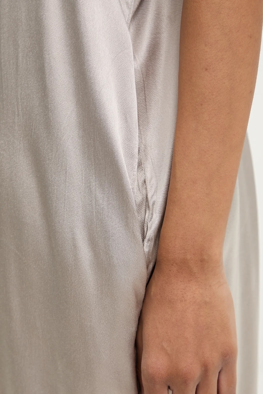 Сукня Answear Lab колір срібний midi oversize