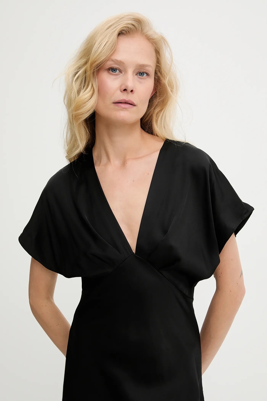 Платье Answear.LAB цвет чёрный maxi расклешённая