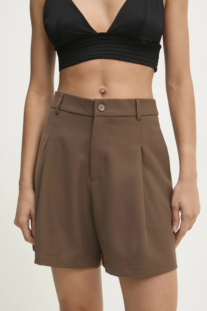 Answear Lab pantaloni scurti femei, culoarea maro, neted, high waist Answear Lab pantaloni scurti femei, culoarea maro, neted, high waist