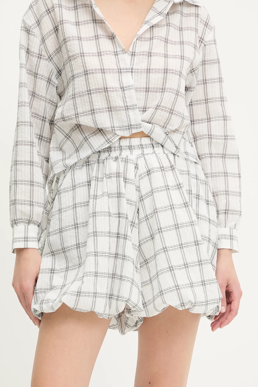 Answear Lab pantaloni scurti culoarea alb, modelator, high waist