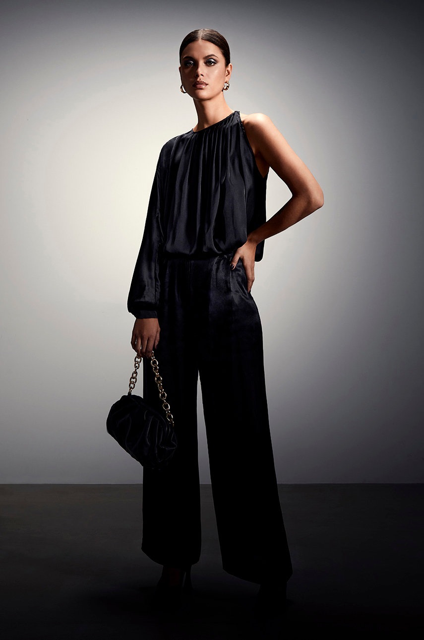 

Блуза Answear Lab дамска в черно с изчистен дизайн, Черен