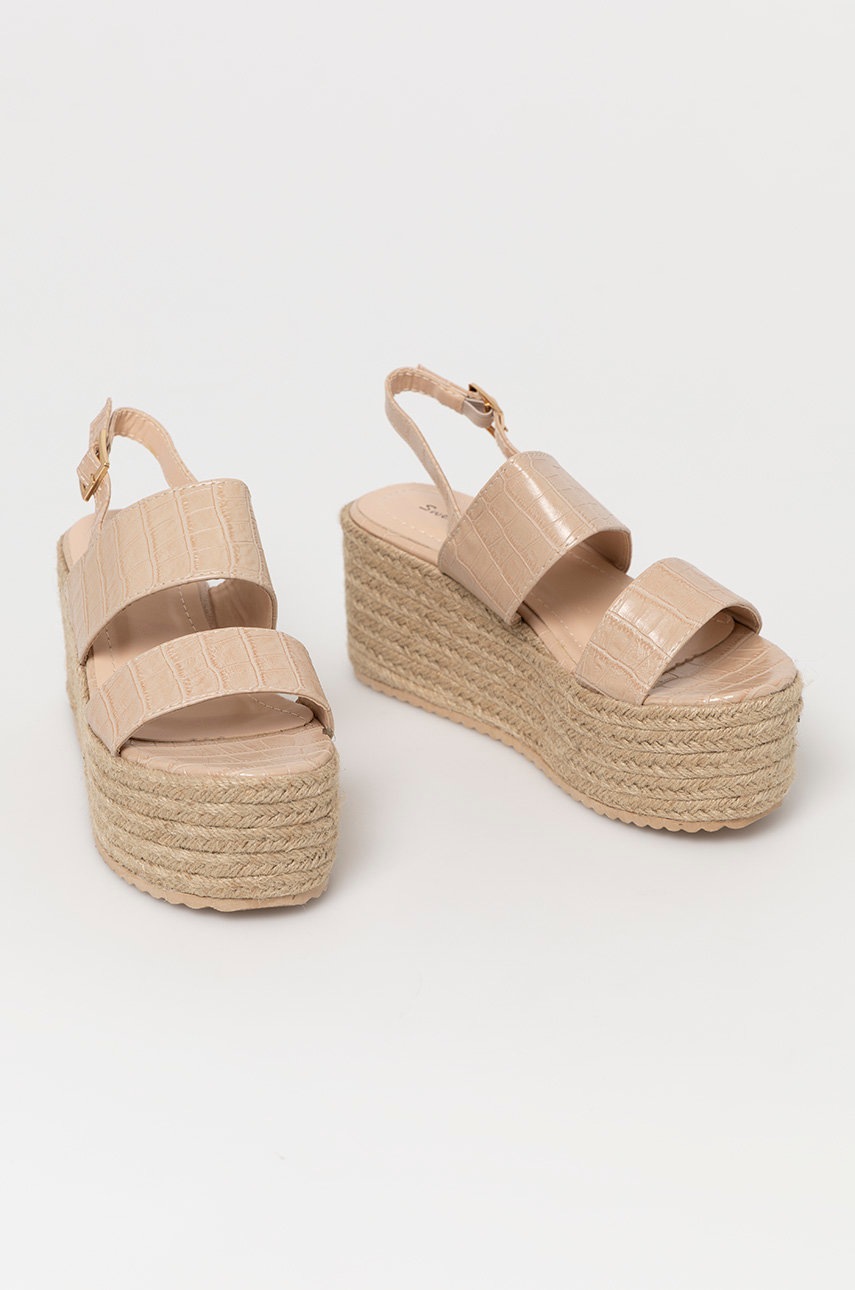 

Сандалі Answear Lab Sweet Shoes колір бежевий на платформі
