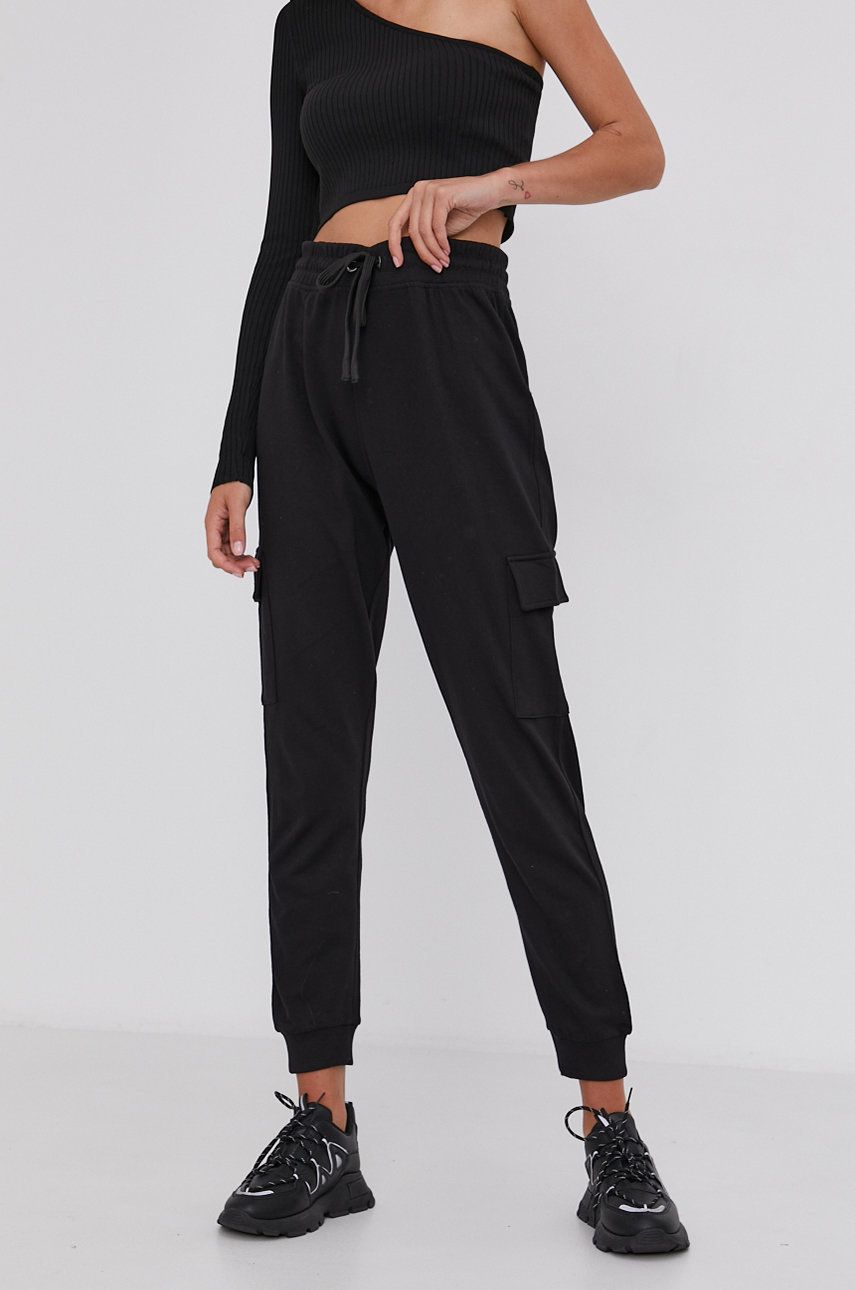 Answear Lab Pantaloni femei, culoarea negru, material neted