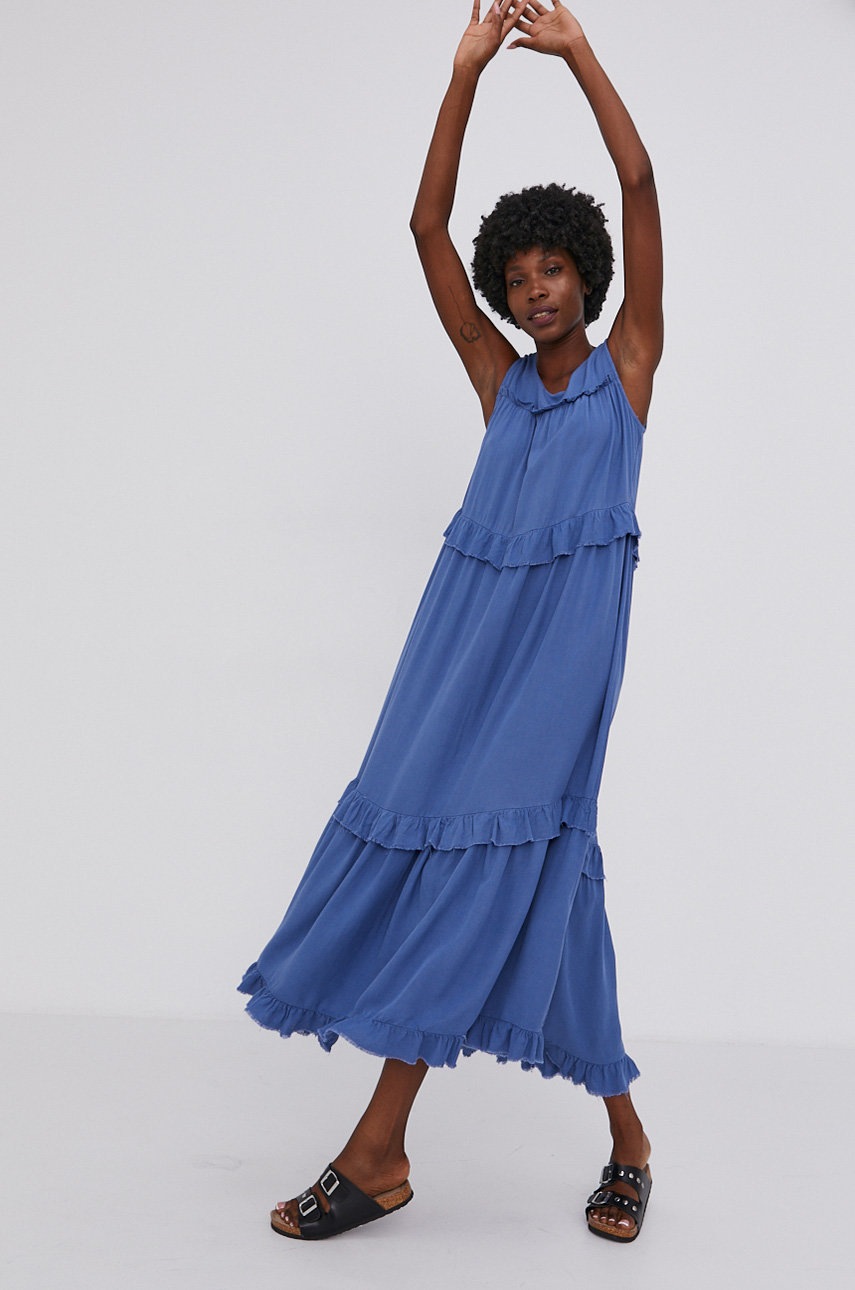 

Платье Answear Lab midi oversize