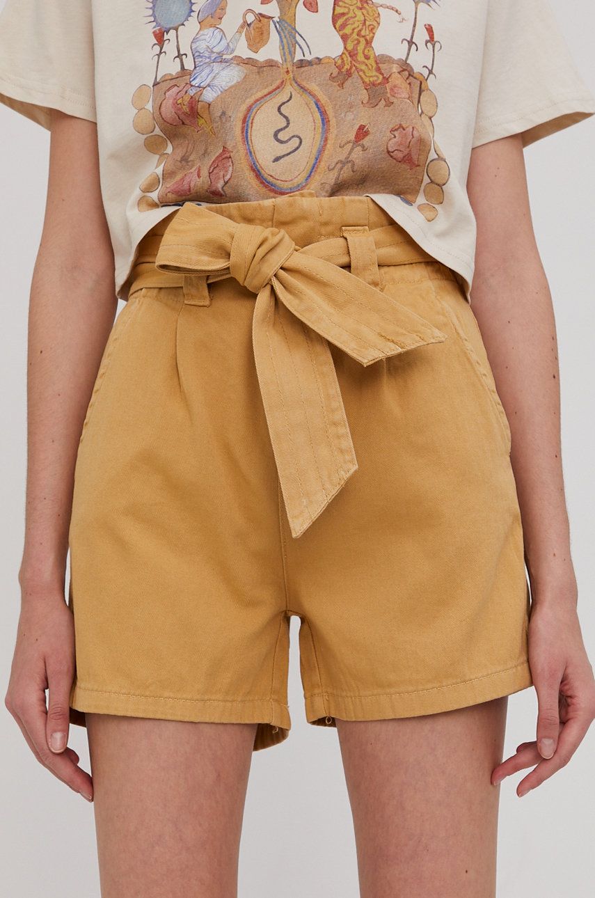 Answear Lab Pantaloni scurti femei, culoarea galben, material neted, high waist