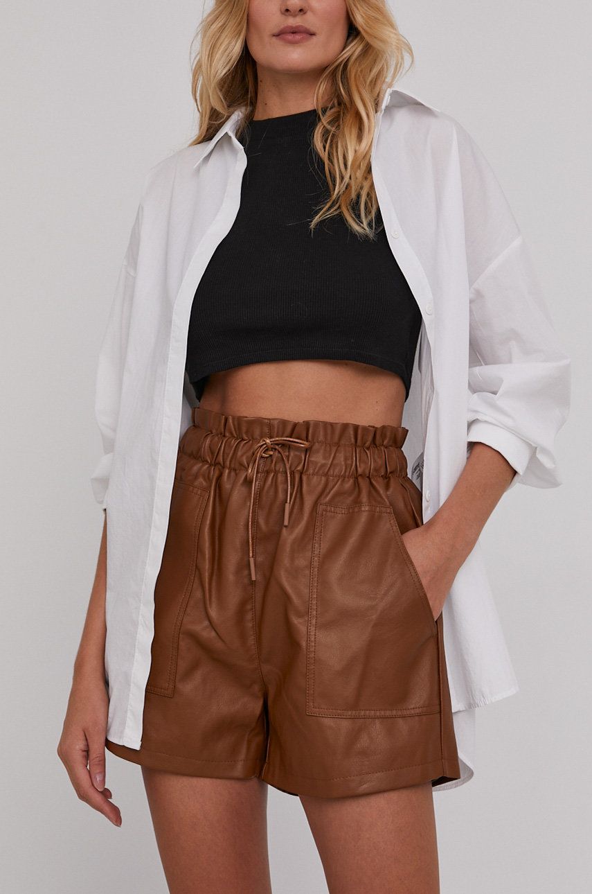 Answear Lab Pantaloni scurti femei, culoarea maro, material neted, high waist