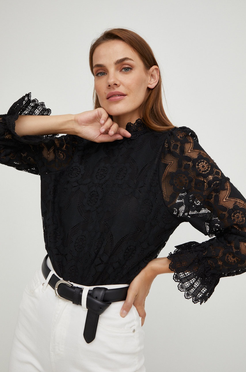 

Блуза Answear Lab в черно с изчистен дизайн, Черен