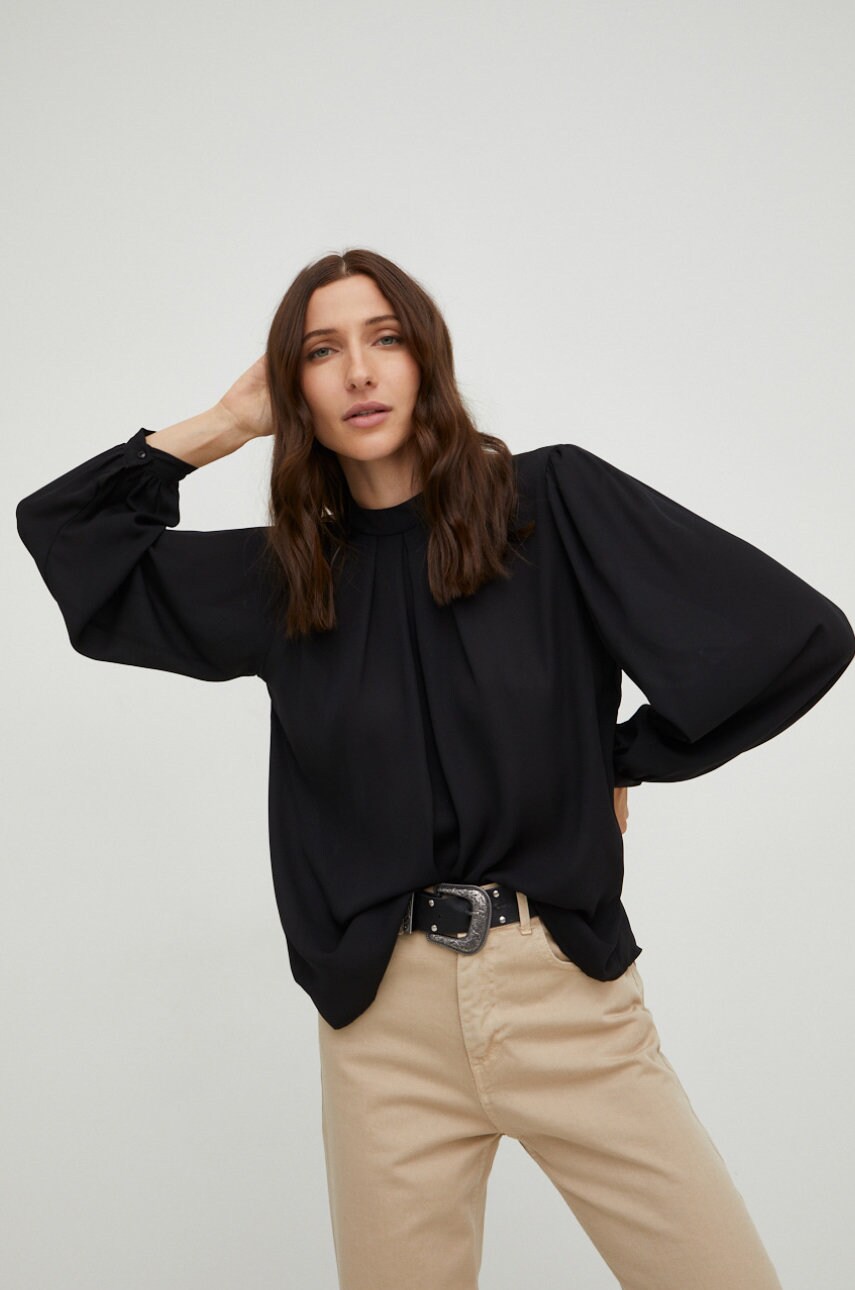 

Блуза Answear Lab в черно с изчистен дизайн, Черен
