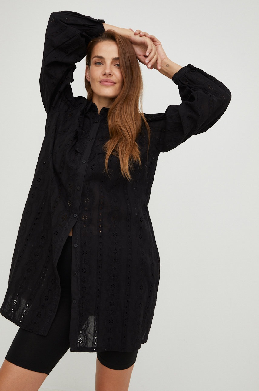 

Памучна риза Answear Lab дамска в черно със стандартна кройка с класическа яка, Черен