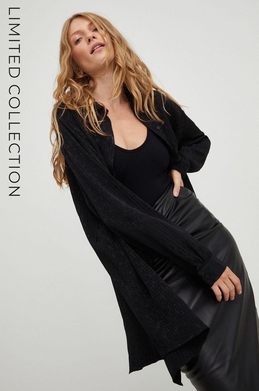 Answear Lab camasa femei, culoarea negru, cu guler clasic, relaxed