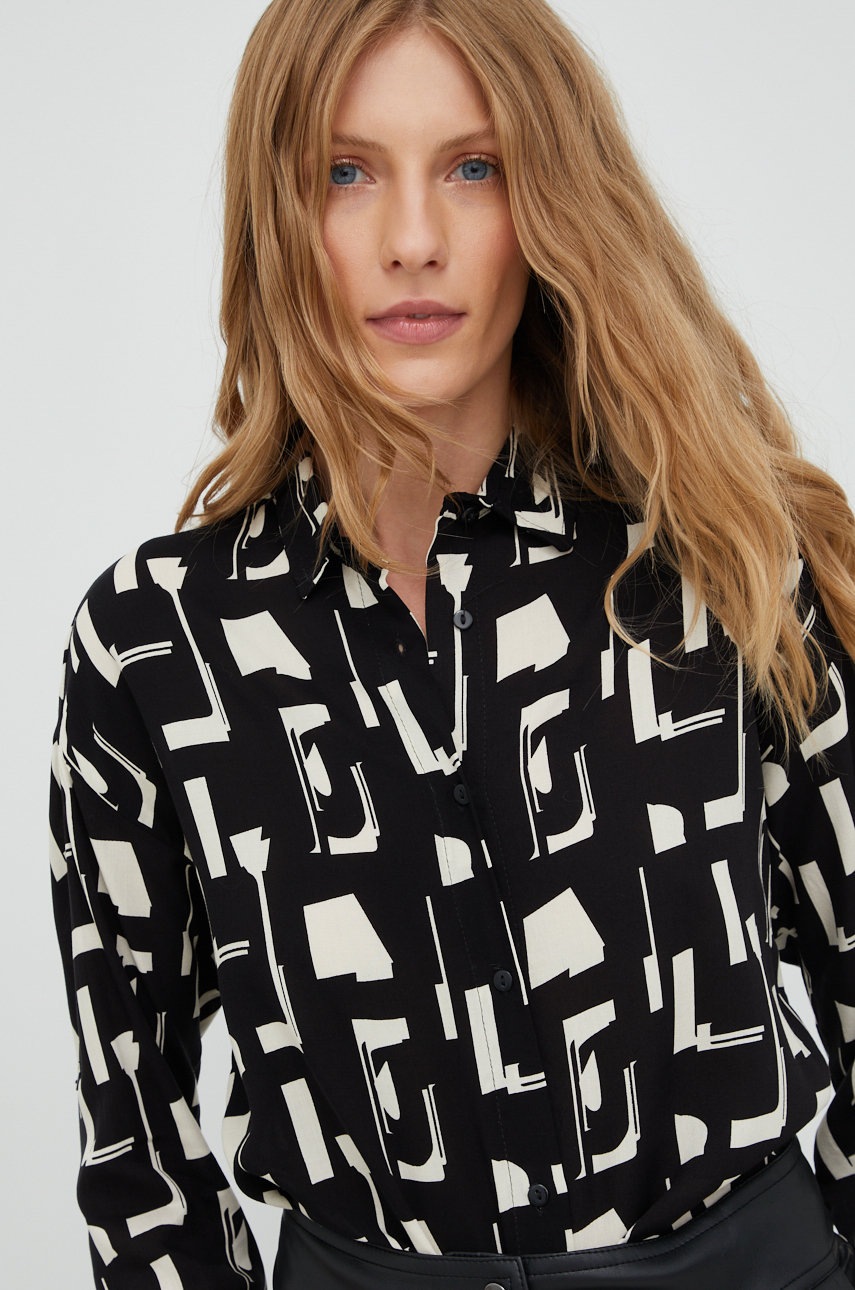 

Риза Answear Lab дамска в черно със свободна кройка с класическа яка, Черен