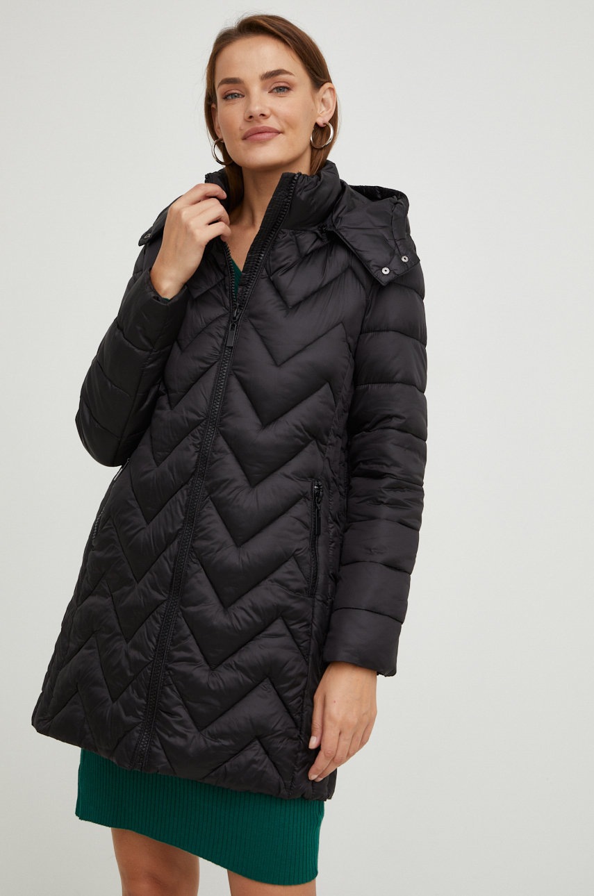 

Яке Answear Lab в черно със зимна изолация, Черен