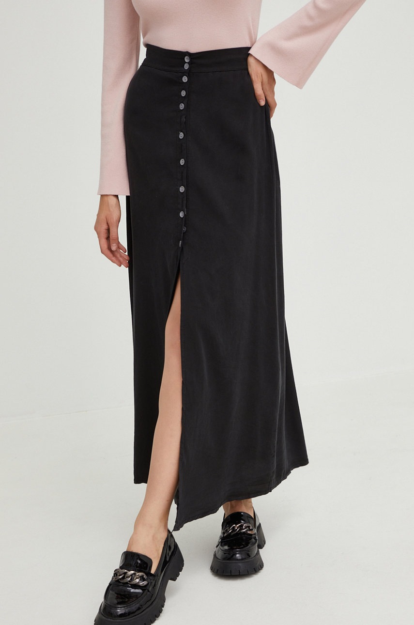 

Пола Answear Lab в черно дълъг модел със стандартна кройка, Черен