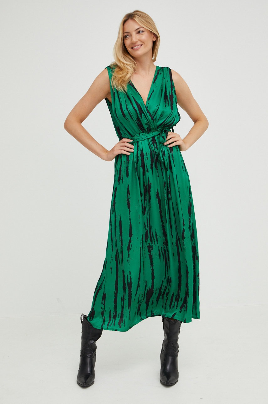

Сукня з шовком Answear Lab Silk Blend колір зелений maxi розкльошена