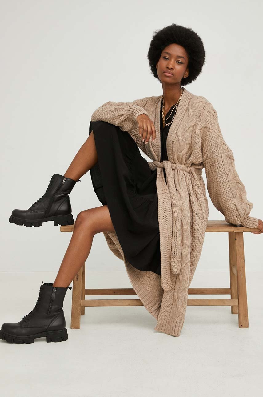 

Жилетка с вълна Answear Lab в кафяво от топла материя, Кафяв