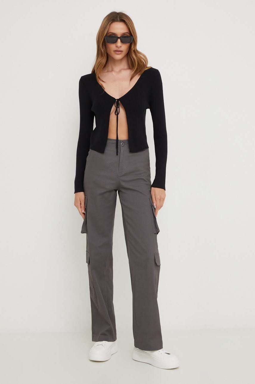 Bavlněné kalhoty Answear Lab šedá barva, jednoduché, high waist - šedá -  100 % Bavlna