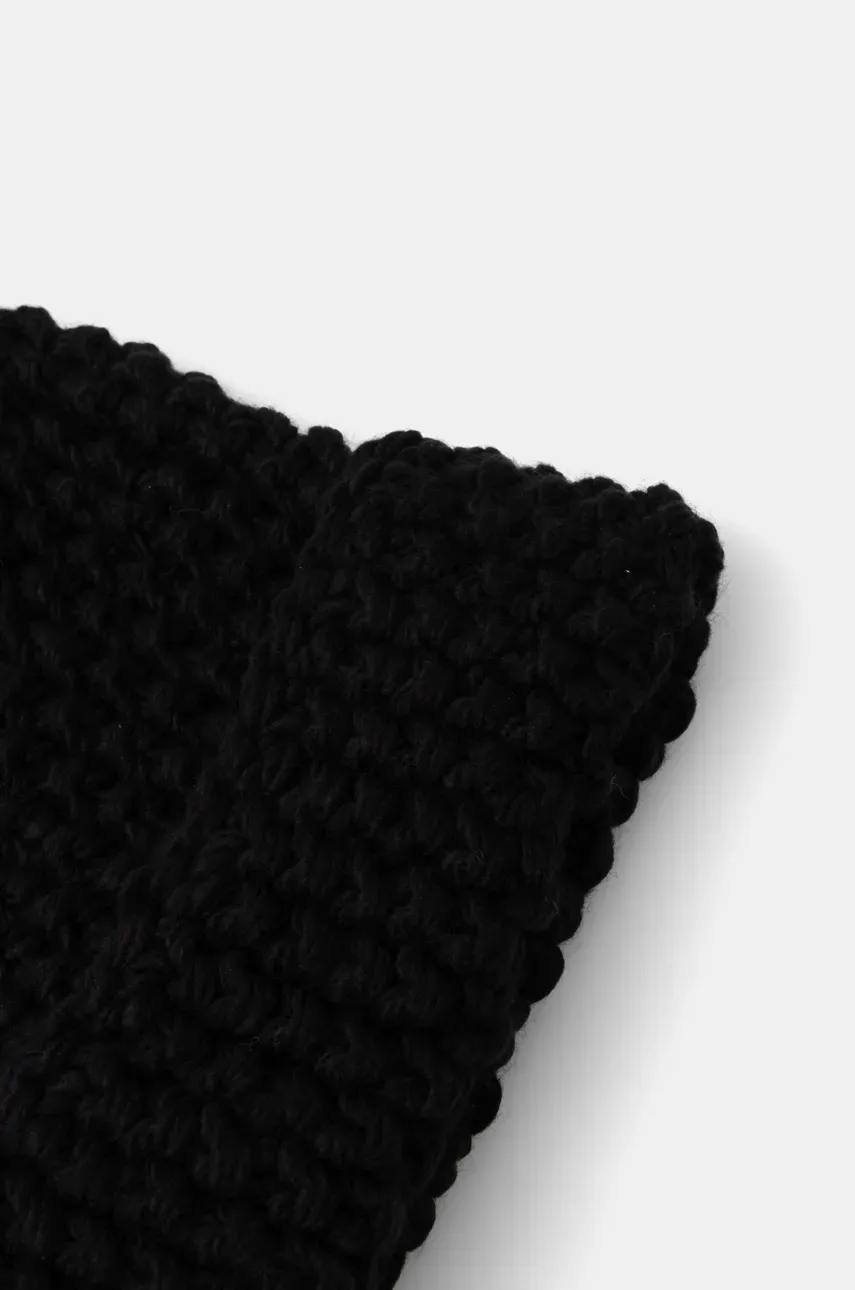Шапка Answear.LAB цвет чёрный из толстого трикотажа Шапка Answear.LAB цвет чёрный из толстого трикотажа