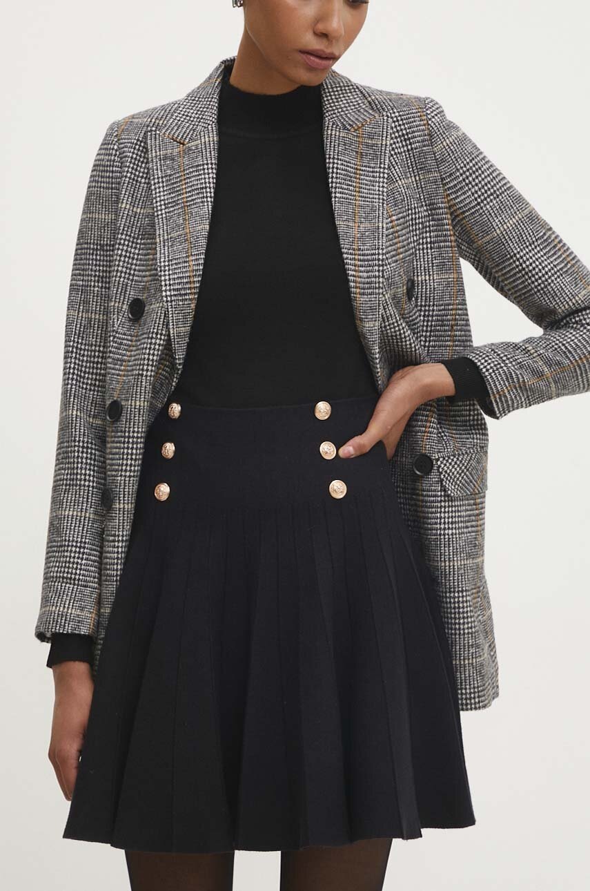 

Пола Answear Lab в черно къса разкроена, Черен