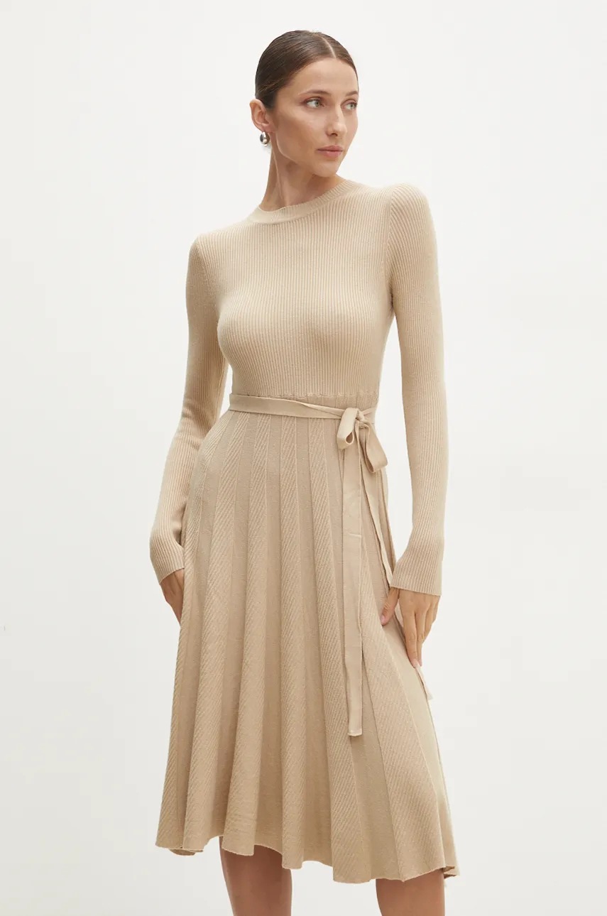 

Рокля Answear Lab в кафяво къса разкроена, Кафяв