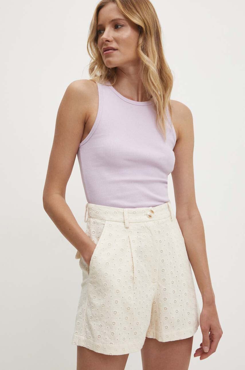 Answear Lab pantaloni scurti din bumbac culoarea bej, neted, high waist Answear Lab pantaloni scurti din bumbac culoarea bej, neted, high waist