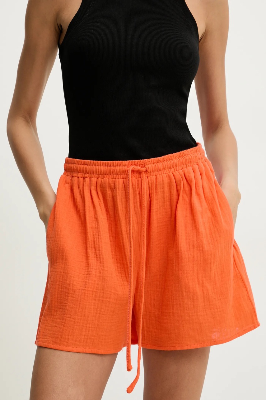 Answear Lab pantaloni scurti din bumbac culoarea portocaliu, neted, high waist