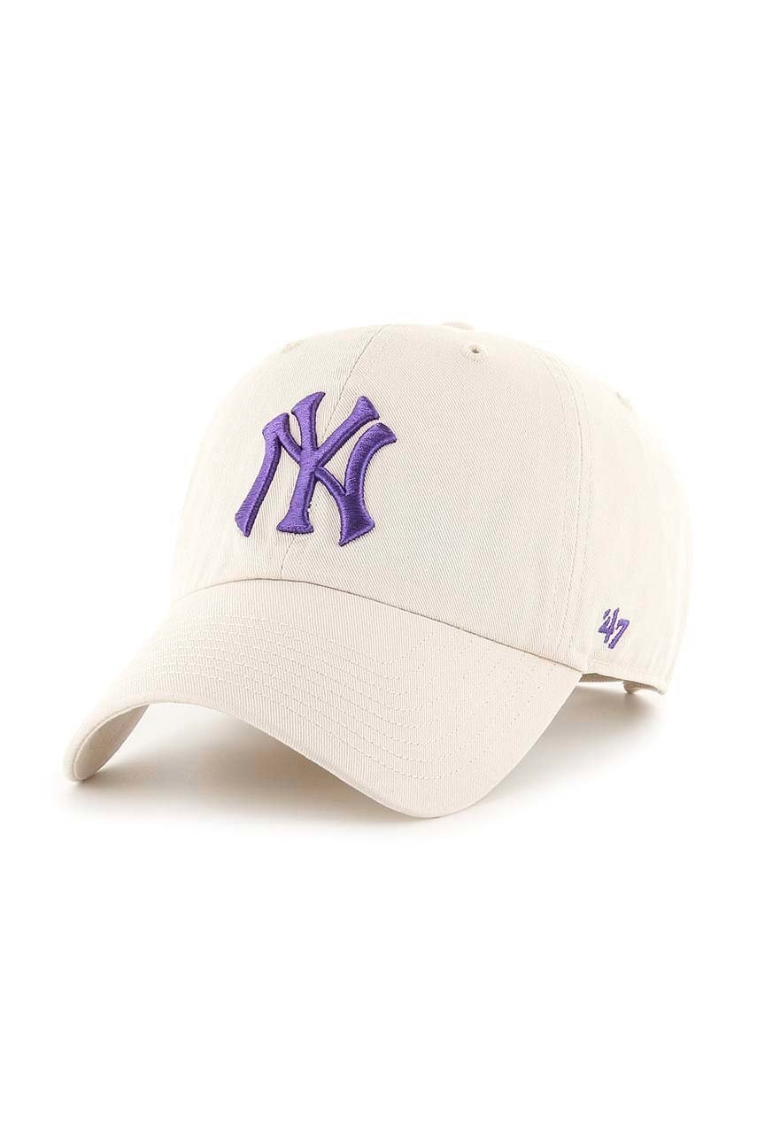 

Памучна шапка с козирка 47brand Mlb New York Yankees в бежово с апликация, Бежов
