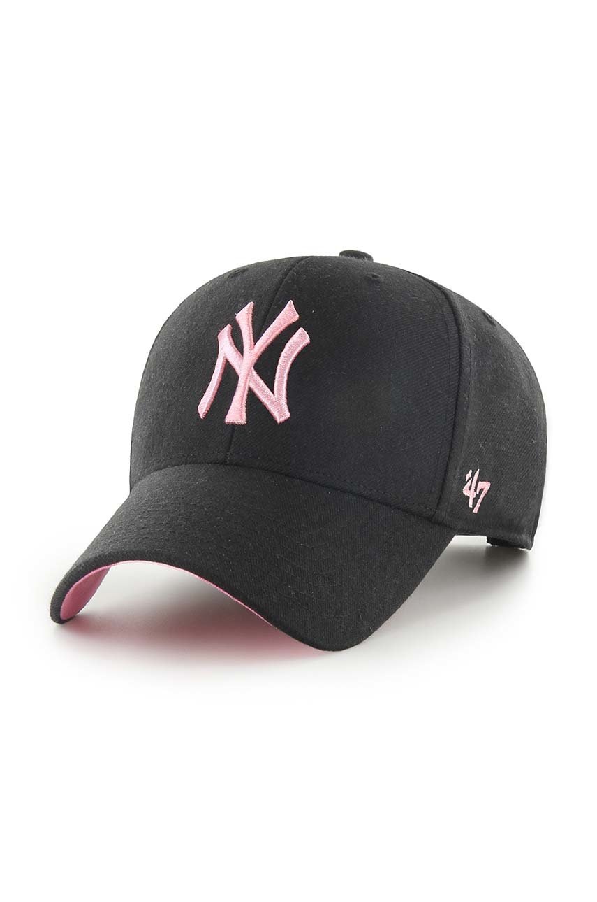 

Шапка с козирка 47brand Mlb New York Yankees в черно с апликация, Черен