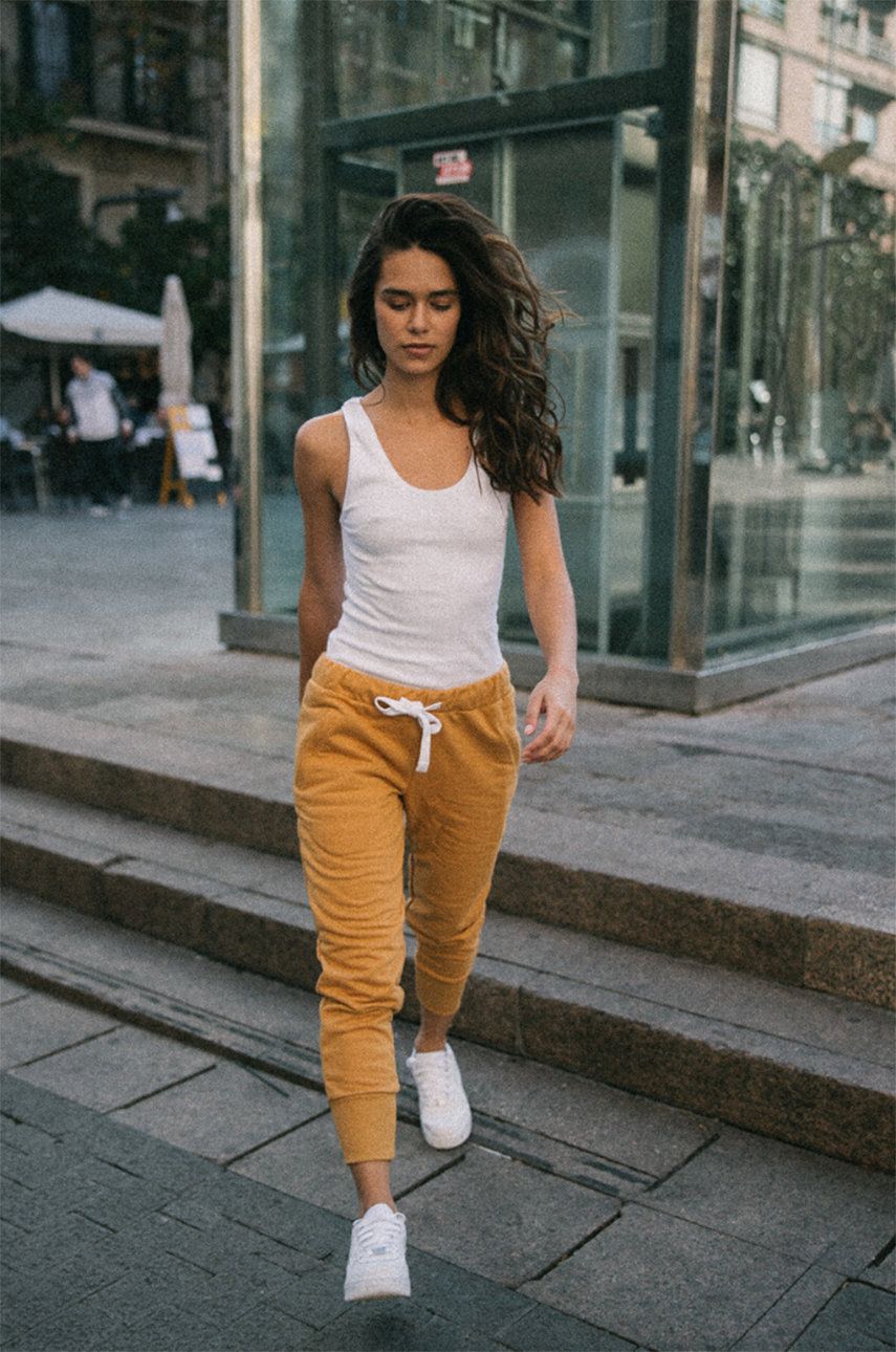MUUV Pantaloni Sneaker Girl femei, culoarea portocaliu, material neted answear imagine noua
