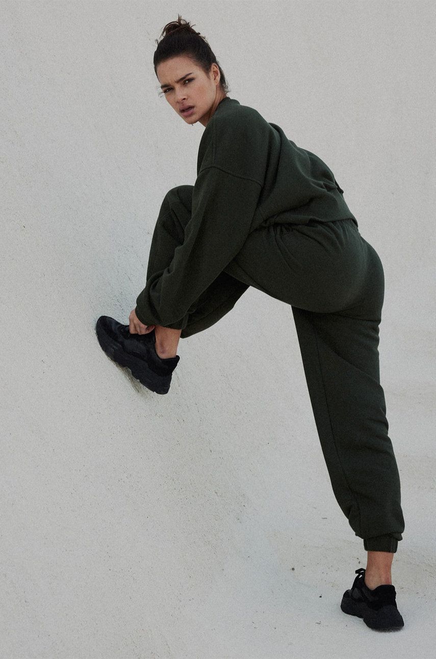 MUUV. pantaloni Spodnie Dresowe Z Wysokim Stanem Mild Cotton femei, culoarea verde, neted answear imagine noua