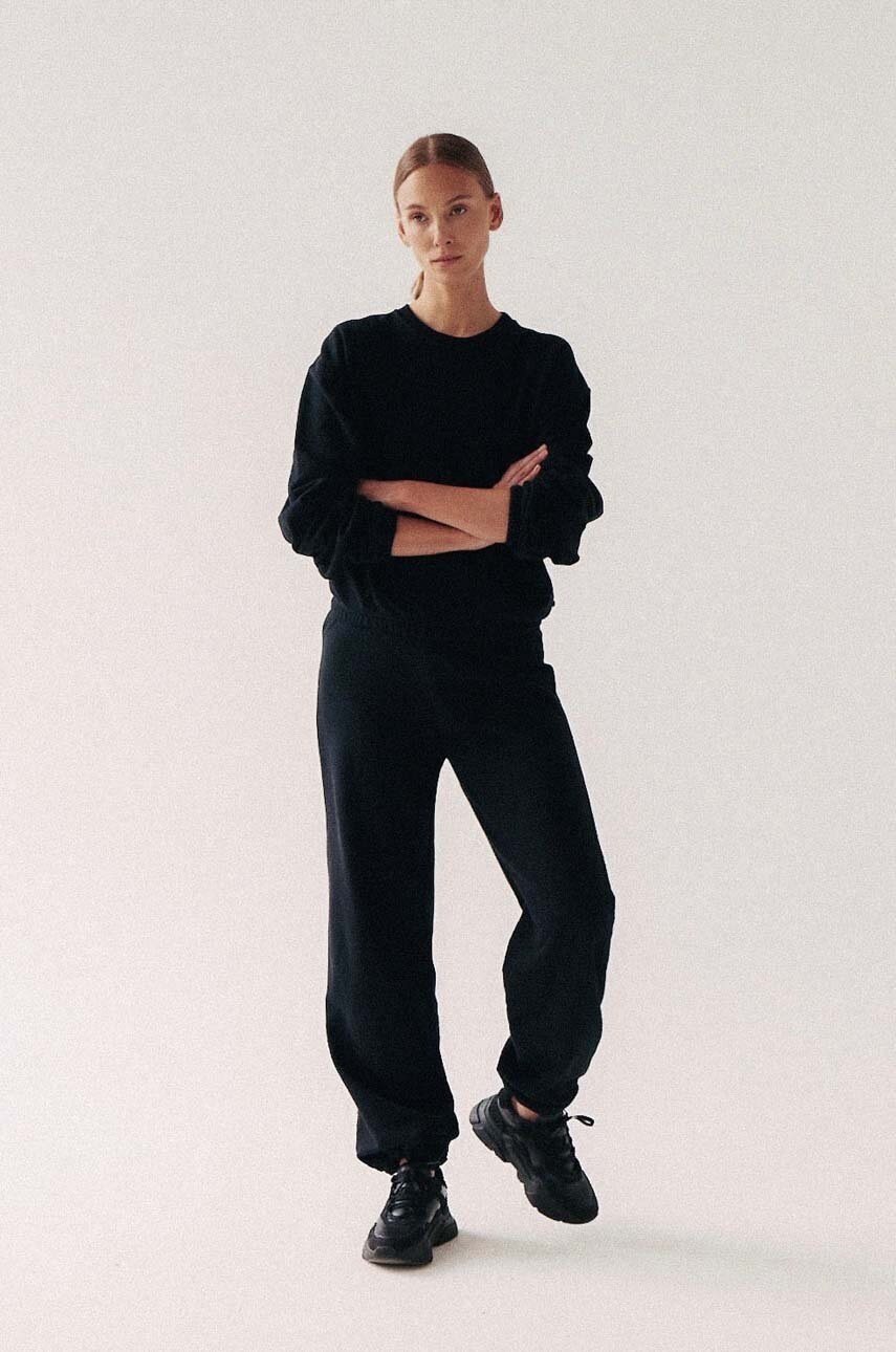 Спортивні штани MUUV. SUBTLE COTTON колір чорний однотонні 