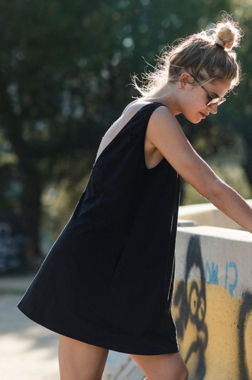 MUUV Rochie Skategirl culoarea negru, mini, oversize answear.ro imagine megaplaza.ro