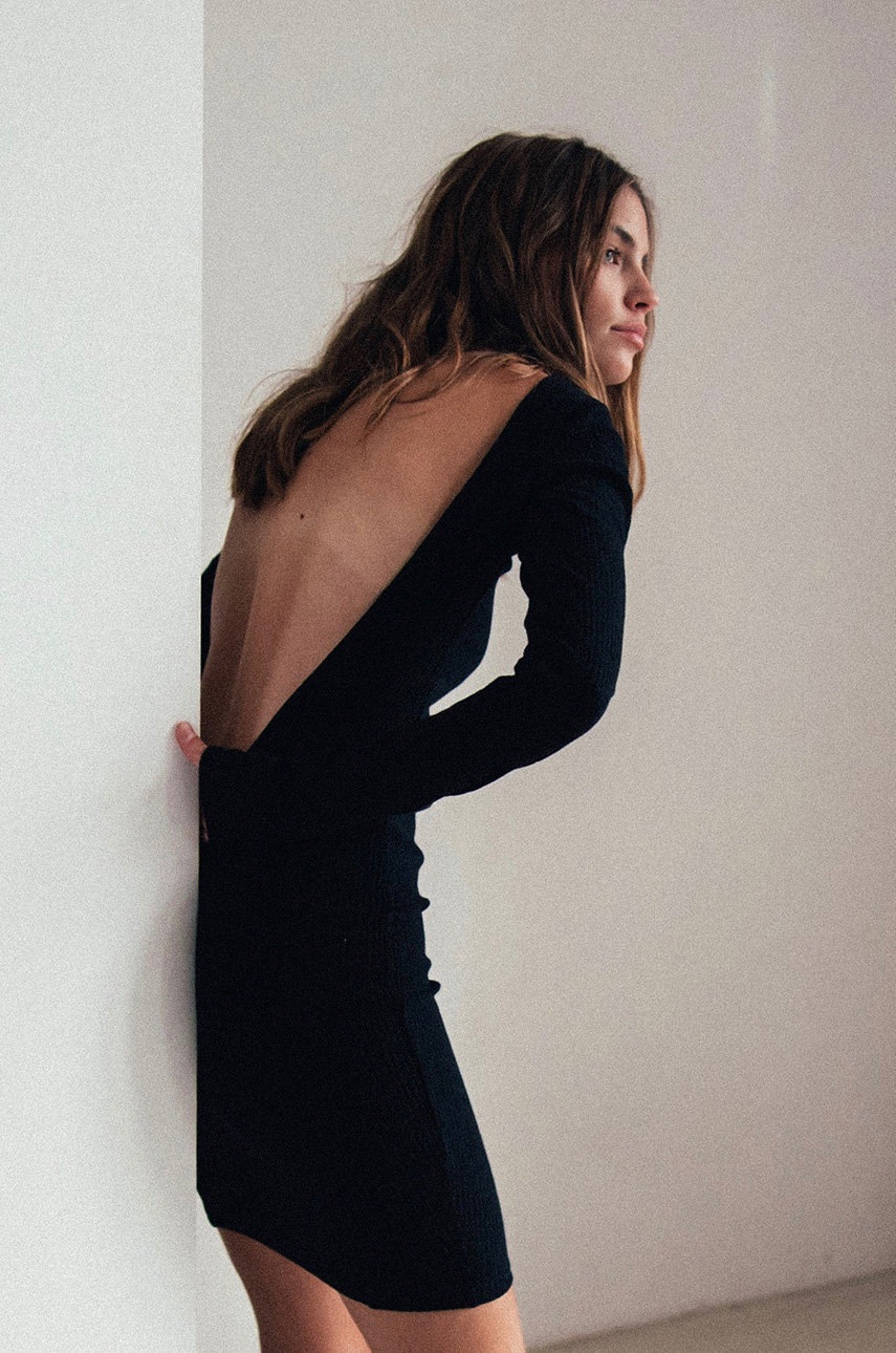 

Сукня MUUV Pure Backless колір чорний mini облягаюча