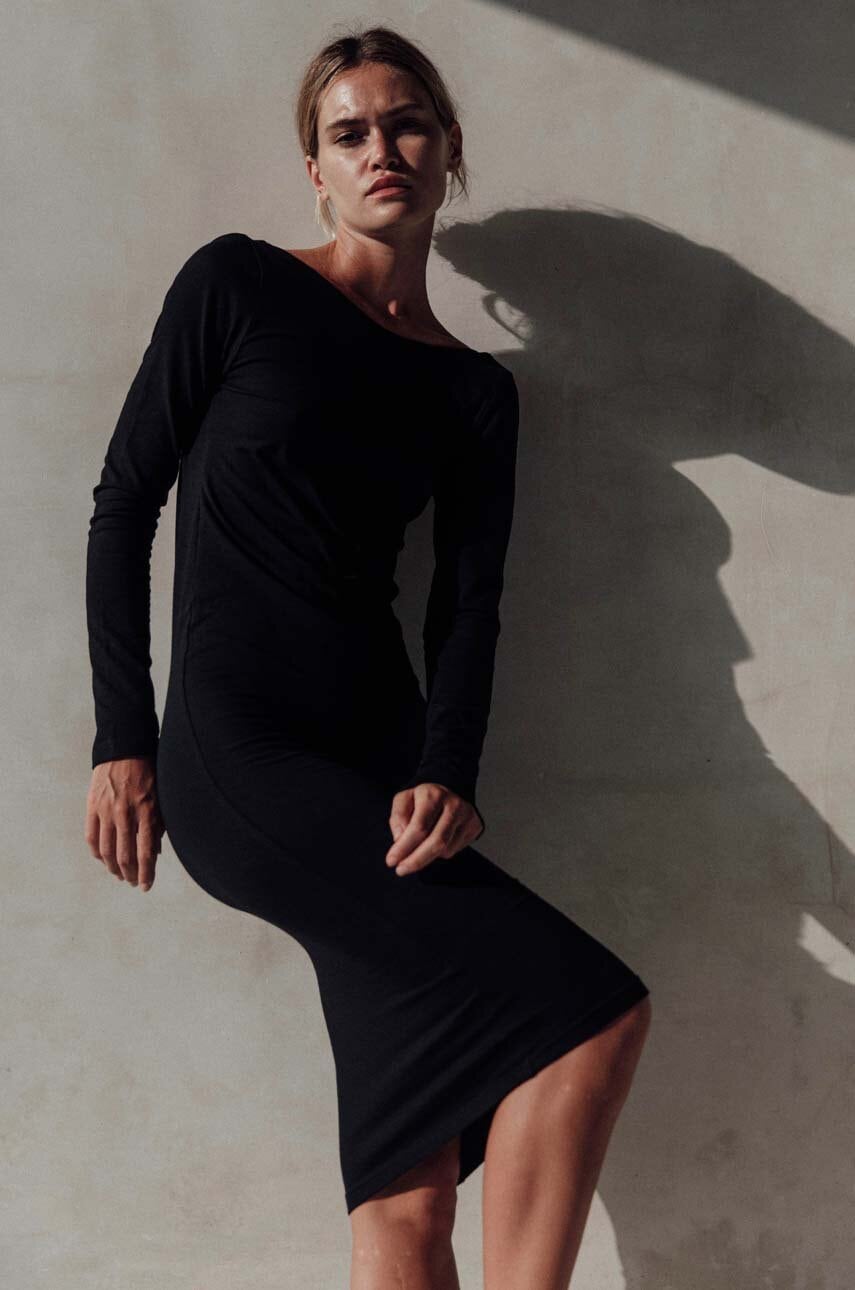 MUUV. rochie Back En Route culoarea negru, midi, mulată