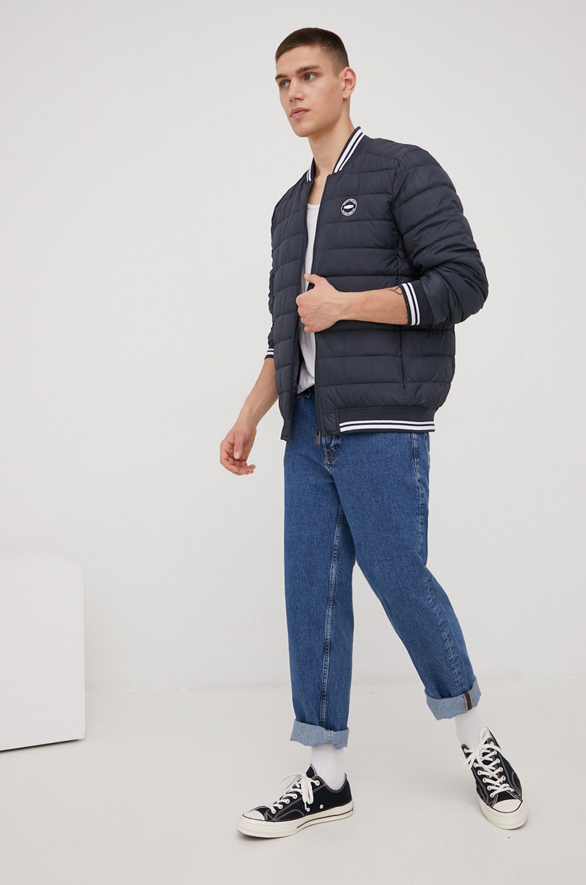 

Яке бомбър Cross Jeans в тъмносиньо с преходна изолация, Тъмносин