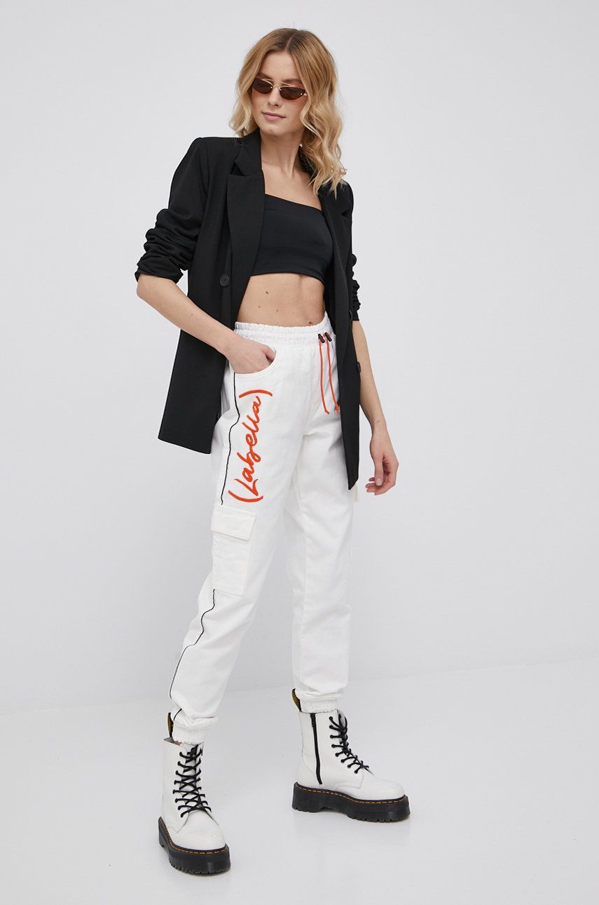 LaBellaMafia jeansi femei, culoarea alb imagine reduceri black friday 2021 answear.ro