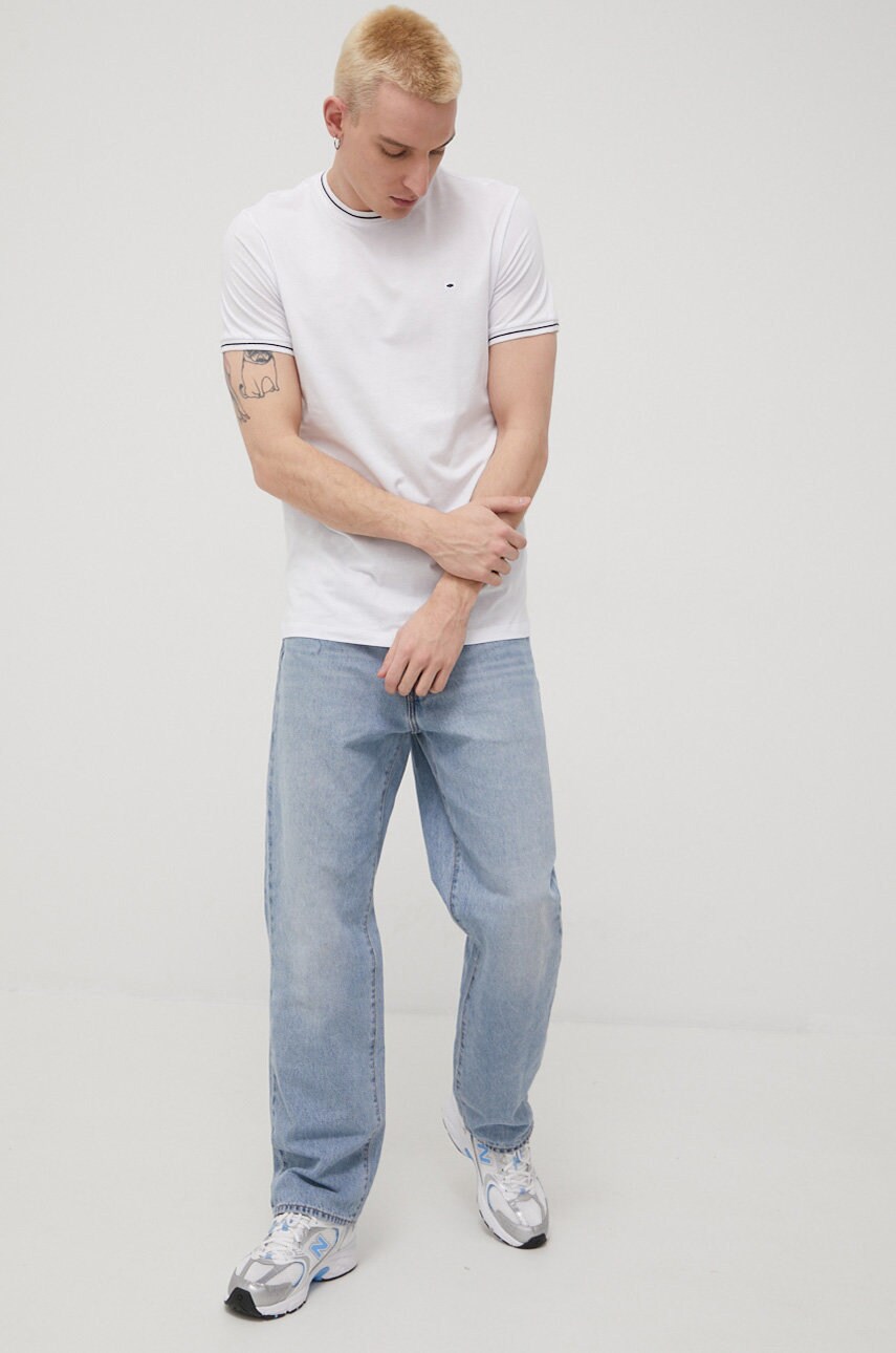 

Памучна тениска Cross Jeans в бяло с изчистен дизайн, Бял