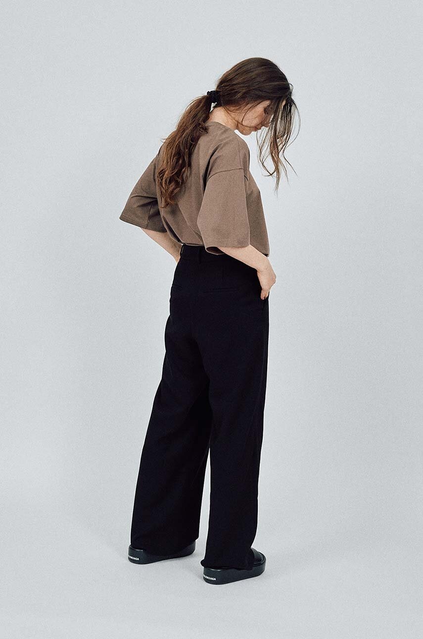 Βαμβακερό μπλουζάκι MUUV. READY TO WEAR χρώμα: μπεζ φωτογραφία