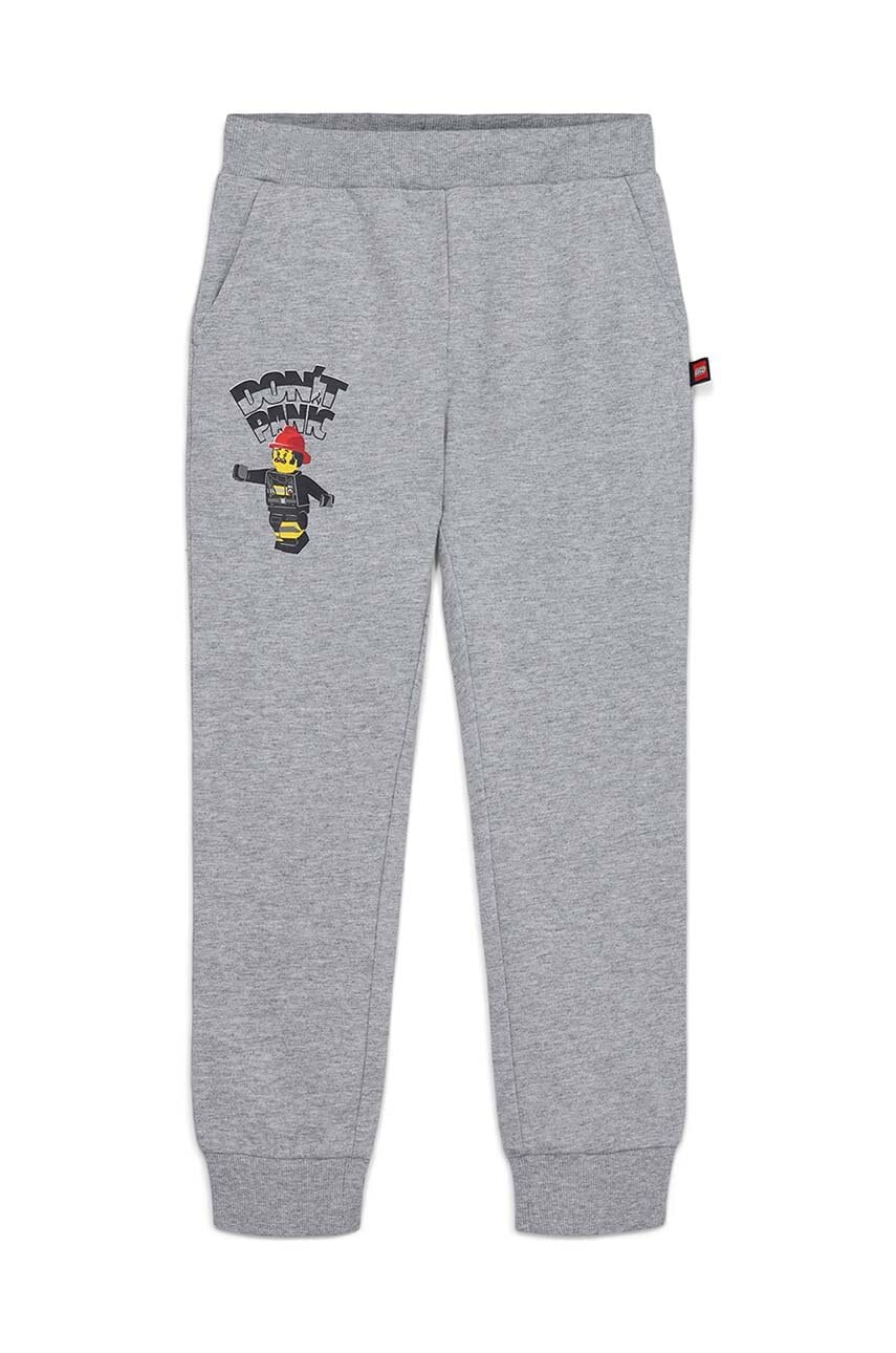 Lego pantaloni de trening din bumbac pentru copii culoarea gri, cu imprimeu Lego pantaloni de trening din bumbac pentru copii culoarea gri, cu imprimeu