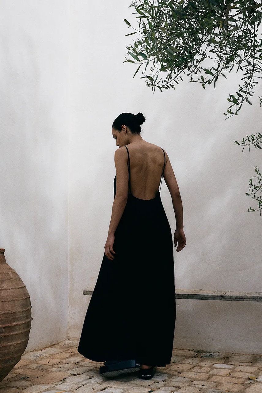 Бавовняна сукня MUUV. колір чорний maxi oversize