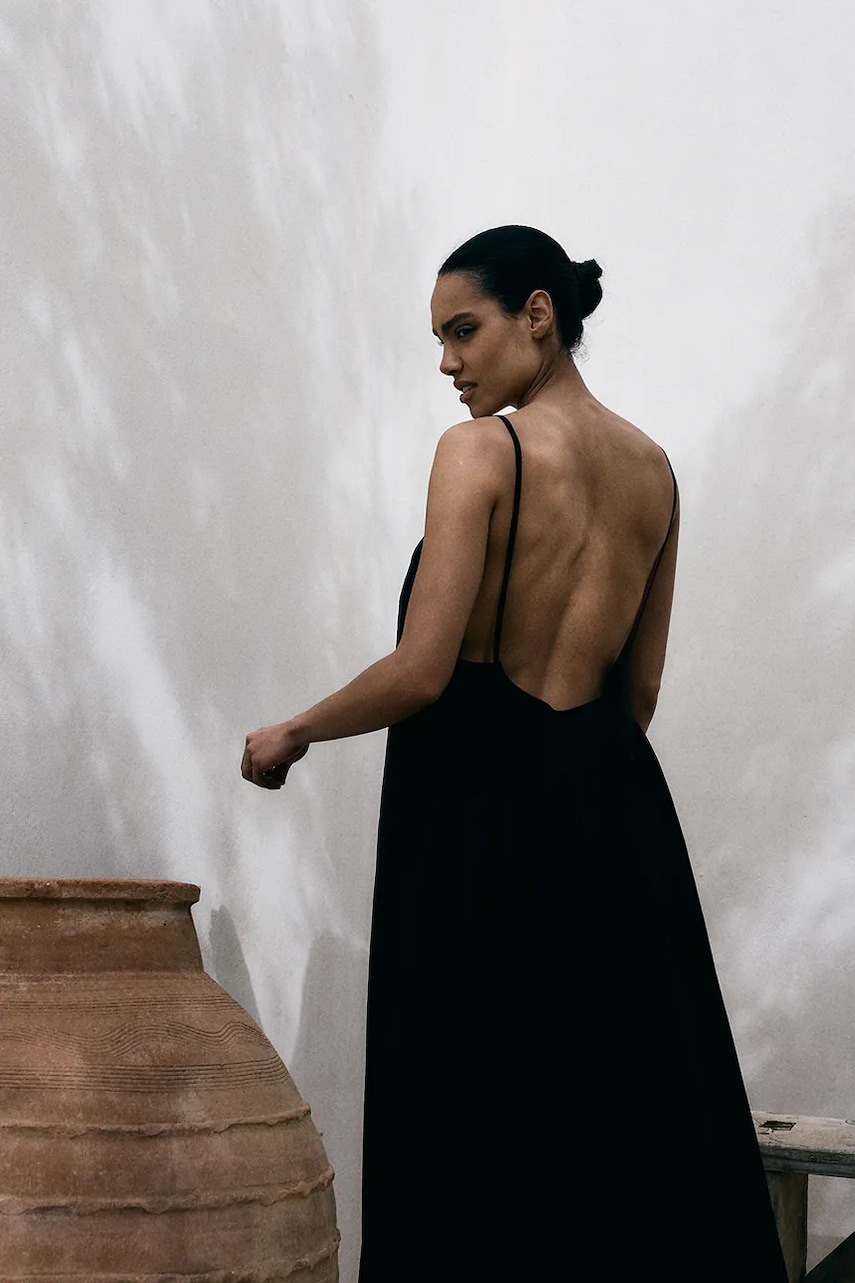 Бавовняна сукня MUUV. колір чорний maxi oversize
