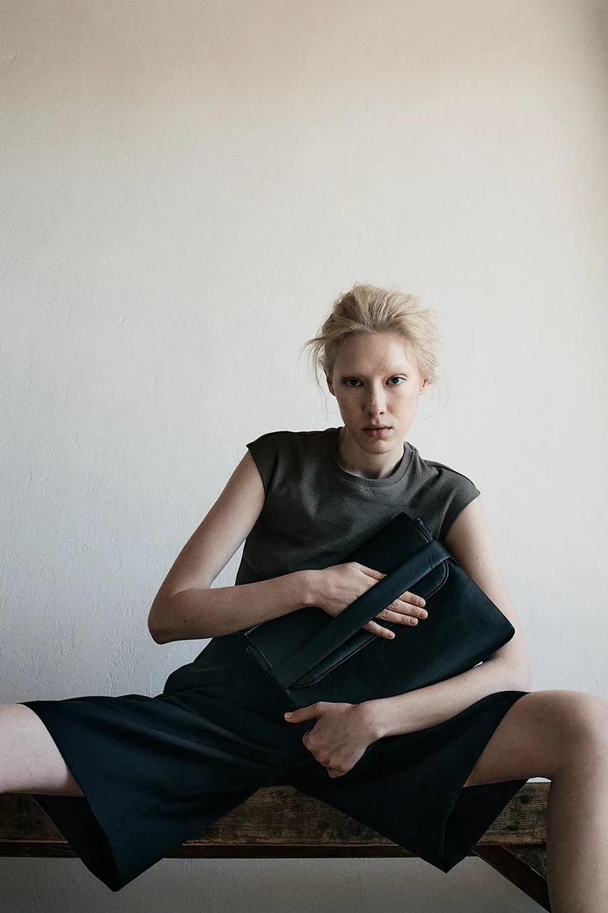 Τσάντα MUUV. χρώμα: μαύρο φωτογραφία