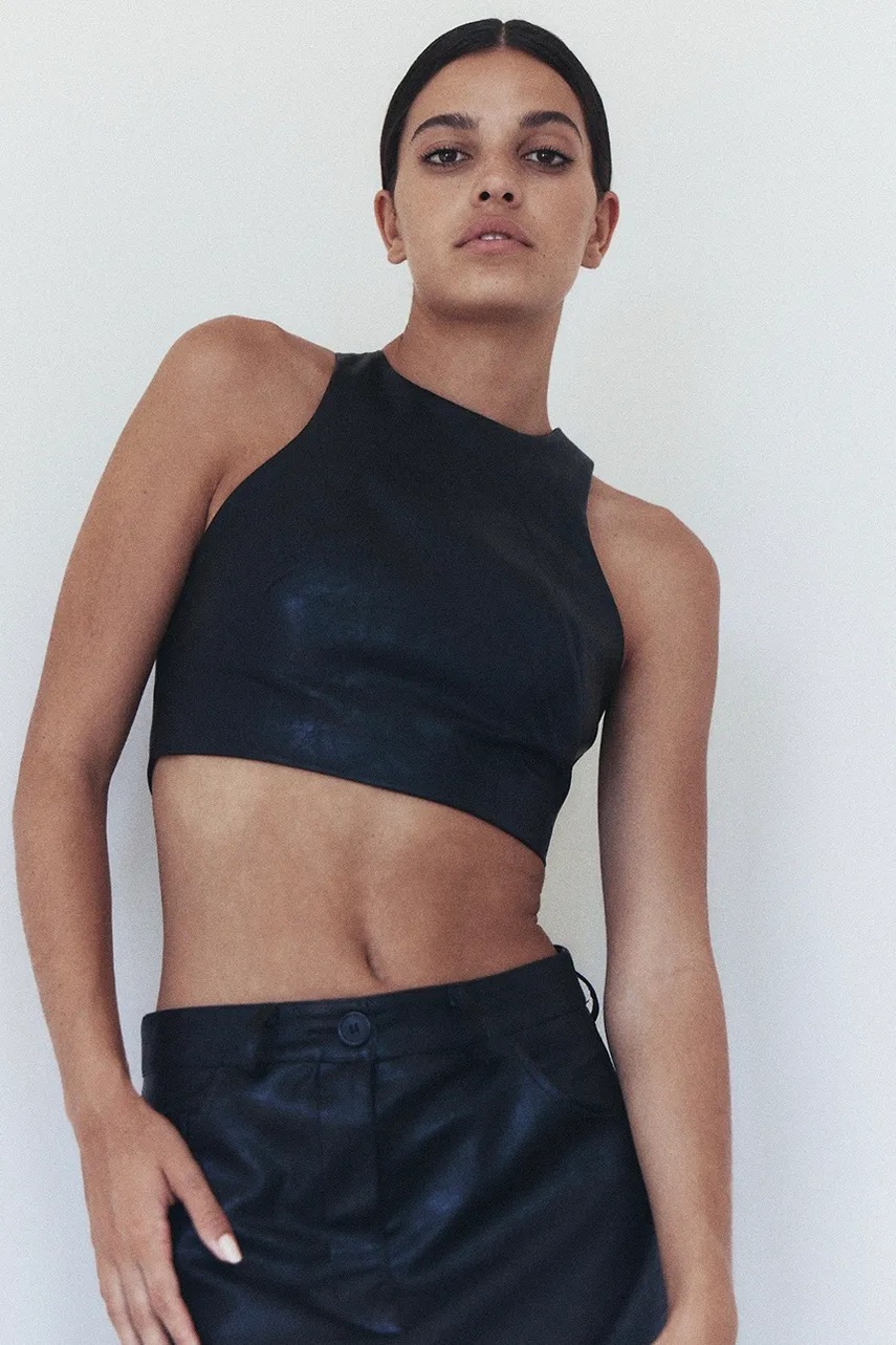 Top MUUV. ET χρώμα: μαύρο φωτογραφία